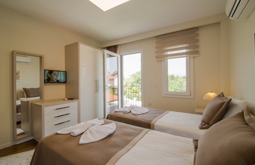 Dalyan City Center Villa | 4 bedroom accessible villa with private pool, jacuzzi, garden and lift