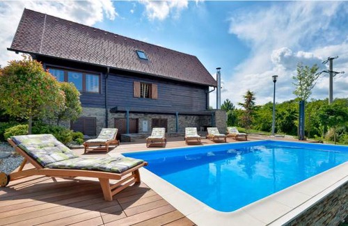 Bedenica House | 4 bedroom accommodation in Bedenica