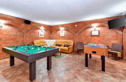 Bedenica House | 4 bedroom accommodation in Bedenica