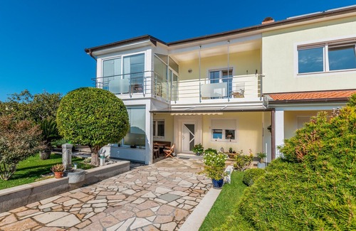 Kastel Novi House | 4 bedroom accommodation in Kastel Novi