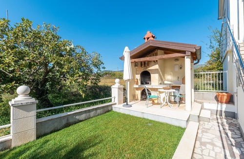 Kastel Novi House | 4 bedroom accommodation in Kastel Novi