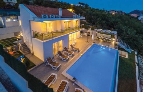 Kucine House | 4 bedroom accommodation in Kucine