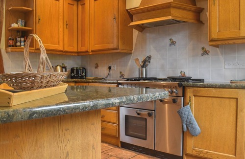 Ingrow Cottage | 4 bedroom accommodation in Hainworth, near Keighley