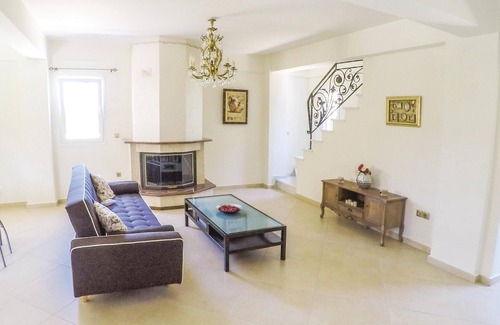 Diakofto House | 4 bedroom accommodation in Diakopto