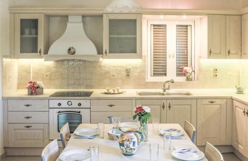 Diakofto House | 4 bedroom accommodation in Diakopto