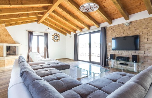 Bibici House | 4 bedroom accommodation in Bibici