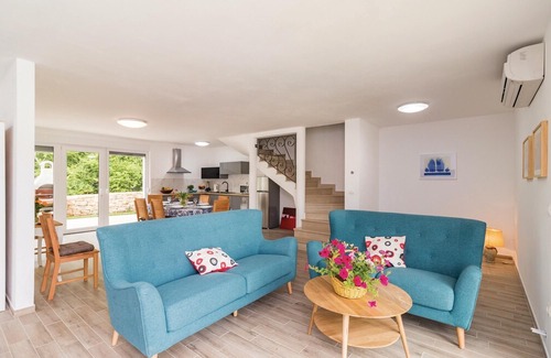Putini House | 4 bedroom accommodation in Putini