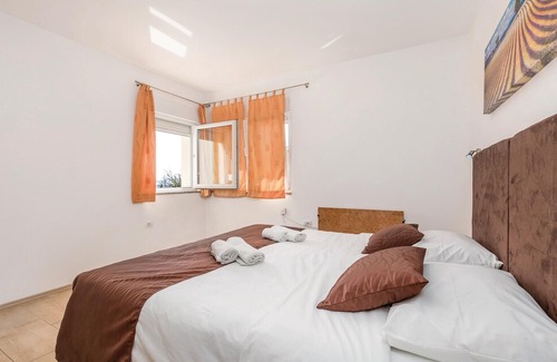 Viskovo House | 4 bedroom accommodation in Viskovo