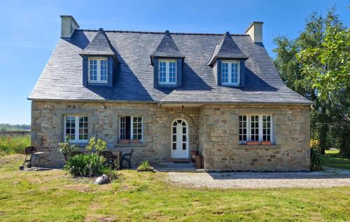 Plouigneau House | 4 Bedroom Awesome Home In Plouigneau