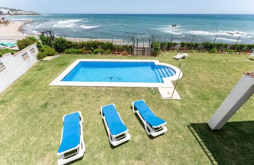 Sitio de Calahonda Villa | 4 bedroom beach Villa with direct access to the beach and private pool between Fuengirola and Marbella - Mijas costa