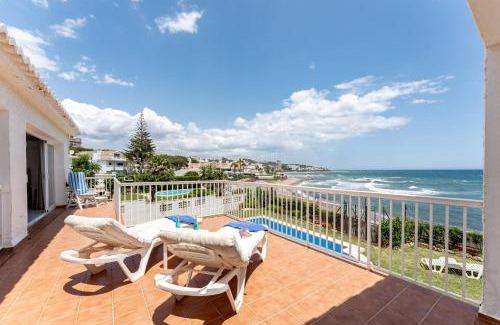 Sitio de Calahonda Villa | 4 bedroom beach Villa with direct access to the beach and private pool between Fuengirola and Marbella - Mijas costa