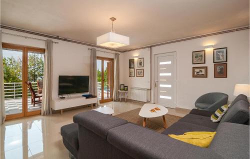 Splitska House | 4 Bedroom Beautiful Home In Supetar