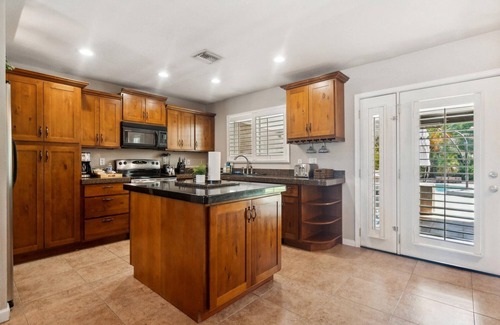Chandler House | 4 Bedroom Chandler Desert Paradise, Pool, Hot-tub, Large Open Patio