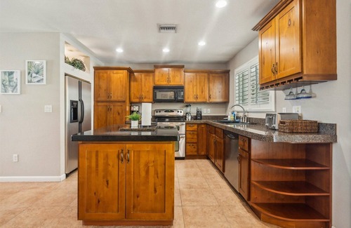 Chandler House | 4 Bedroom Chandler Desert Paradise, Pool, Hot-tub, Large Open Patio