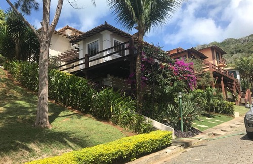 Buzios House | 4-bedroom condominium house with pool in Geribá (right corner) sleeps 12 people