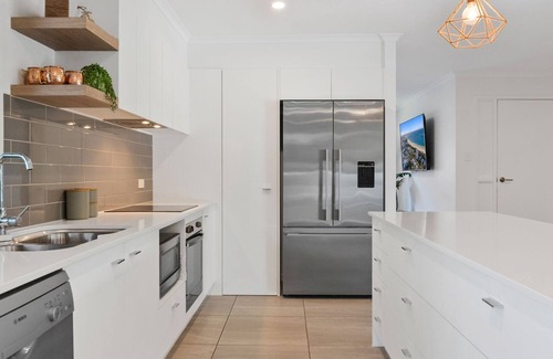 Maroochydore House | 4 bedroom gem with a great outdoor area including pool and you can bring a small dog.