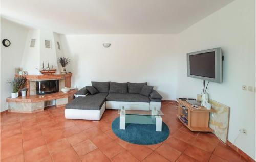 Gabonjin House | 4 Bedroom Gorgeous Home In Dobrinj