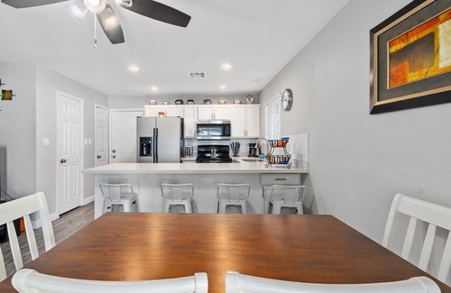 Kyrene-Superstition Apartment | 4 Bedroom Home in Tempe - covered porch, yard, garage, laundry