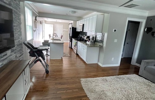 Marietta House | 4-bedroom house/2 suite. Total 3 amazing bathrooms Marietta with AC, WiFi