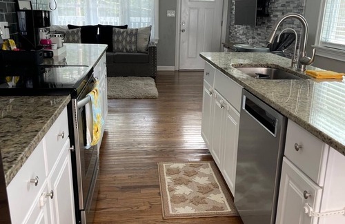Marietta House | 4-bedroom house/2 suite. Total 3 amazing bathrooms Marietta with AC, WiFi