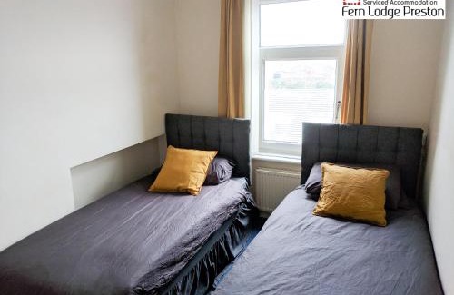 Preston House | 4 Bedroom House at Fern Lodge Preston Serviced Accommodation - Free WiFi & Parking