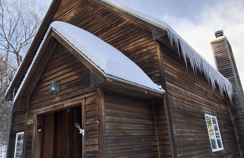 Stratton House | 4 Bedroom House Conveniently Located Between Stratton Mountain and Mount Snow