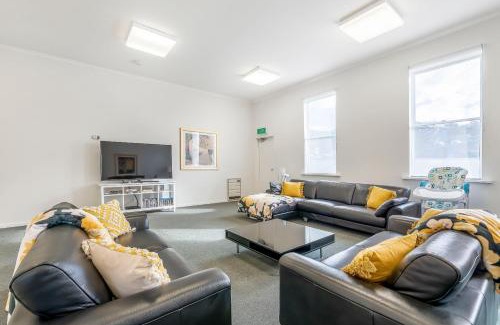 Hobart Central Business District House | 4 Bedroom House - Hobart CBD - Free Parking - Free WIFI