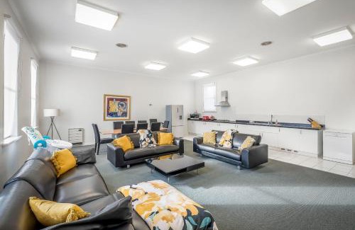 Hobart Central Business District House | 4 Bedroom House - Hobart CBD - Free Parking - Free WIFI