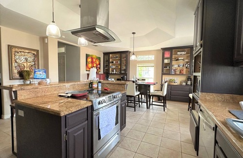 McAllen House | 4-bedroom house in charming McAllen with WiFi, AC. Book now