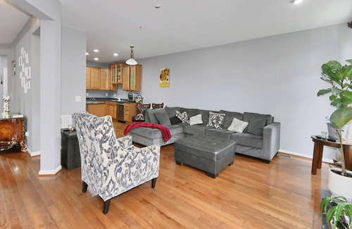 Lorton House | 4-bedroom house in charming Lorton