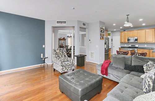 Lorton House | 4-bedroom house in charming Lorton