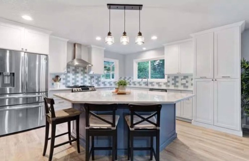 Hillsboro House | 4-bedroom house in serene Hillsboro with fitness room, AC