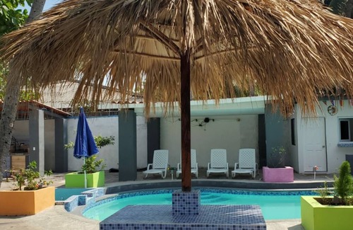 La Libertad House | 4-bedroom house in fabulous La Libertad with WiFi, AC