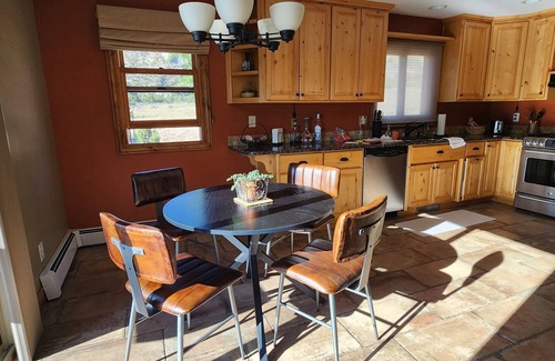 Redlands House | 4-bedroom house. Epic views. No additional cost for cleaning.