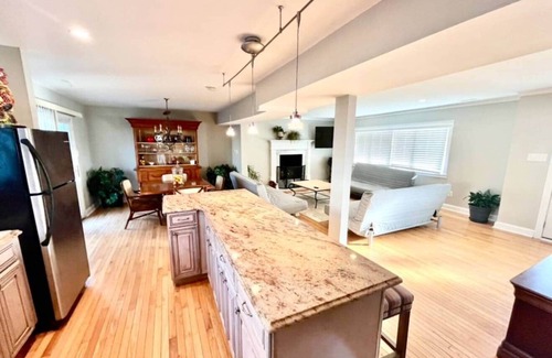 Ventnor City House | 4 bedroom house with pool and backyard on bayside.