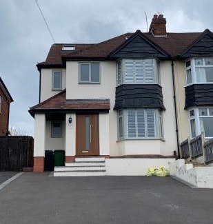Kidderminster House | 4 Bedroom house with parking, Near Safari Park