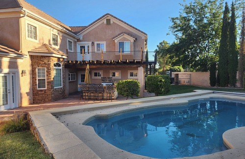 Page House | 4-bedroom house with Pool, WiFi and AC close to Lake Powell and Antelope Canyon.