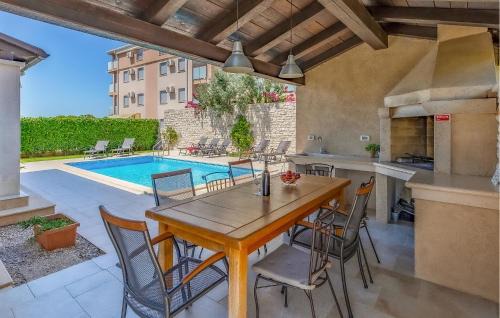 Fazana House | 4 Bedroom Lovely Home In Fazana
