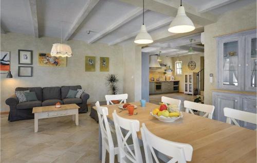 Fazana House | 4 Bedroom Lovely Home In Fazana