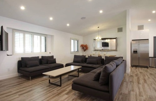 Sunrise Vista Chino House | 4 Bedroom Modern Home, Pool+Spa+Guest House!