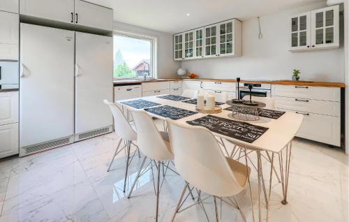 Vastra Amtervik House | 4 Bedroom Nice Home In Aplungsåsen