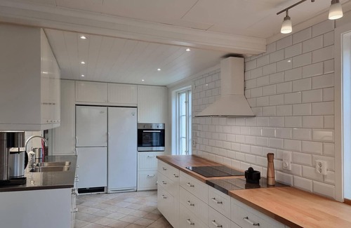 Bovallstrand House | 4 bedroom nice home in Bovallstrand