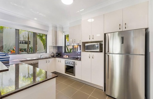 Marcoola Apartment | 4 Bedroom Poolside Villa