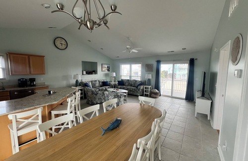 North Topsail Beach House | 4-bedroom soundside house with private dock and easy beach access