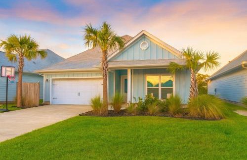 Port St. Joe House | 4 Bedroom Sleeps 10 Beach Resort pool, Golf Cart included! Sunsets