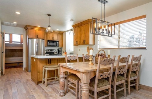 Park City House | 4 Bedroom Townhouse with Quartz Counters, Mountain Views, Walk to Lifts