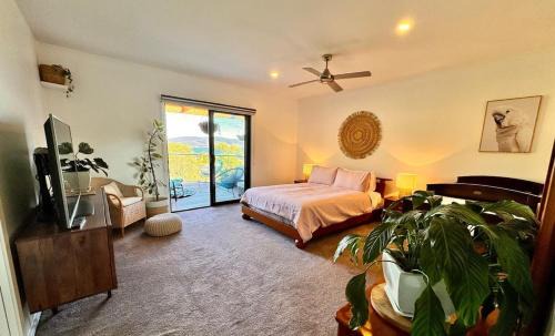 Howrah House | 4-Bedroom Two-Storey House With Views, Near Beach