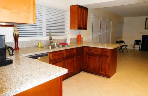 Spring Valley House | 4 Bedroom V Home Close to Strip