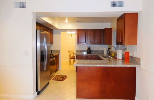 Spring Valley House | 4 Bedroom V Home Close to Strip