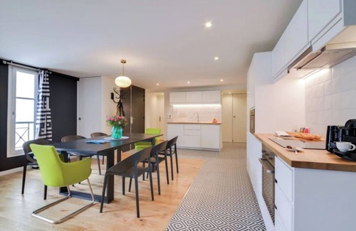 9th Arrondissement Apartment | 4 bedroom with AC near Galeries Lafayette & Opera Garnier